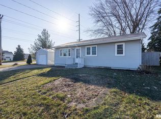1705 W 70th St, Davenport, IA 52806