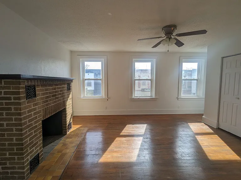 123 W Moniteau St — Photo 21