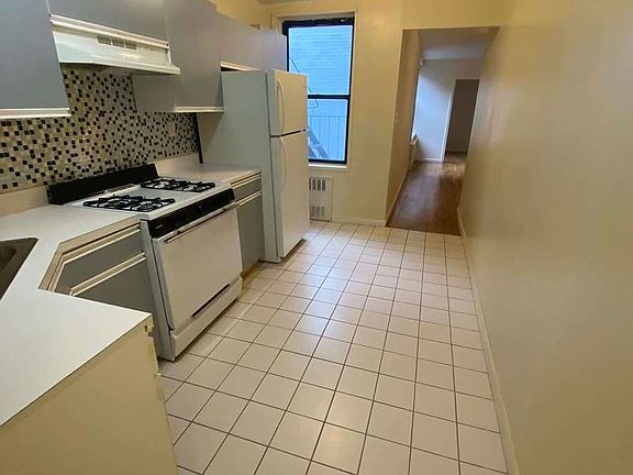 4th image of 32-21 Newtown Ave #5G