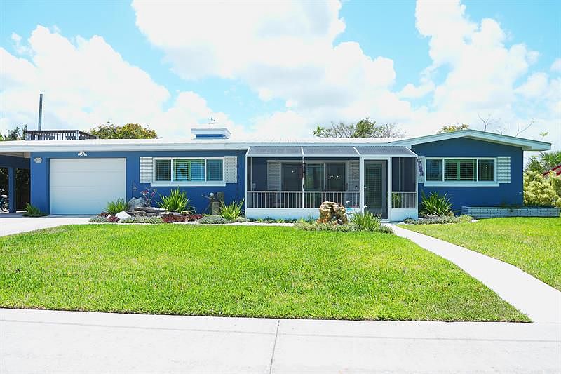 1st image of 3676 NE Skyline Dr