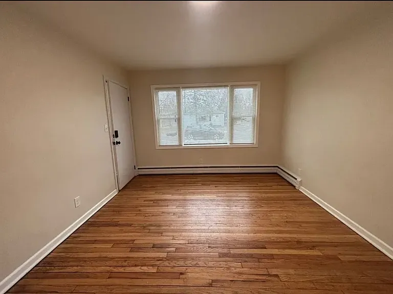 9 Anthony Ln — Photo 5