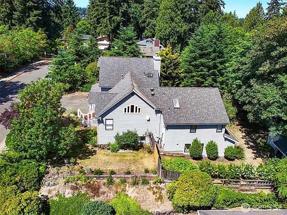 5th image of 10820 NE 183RD COURT