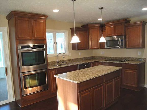 2nd image of 4376 Abbey Dr