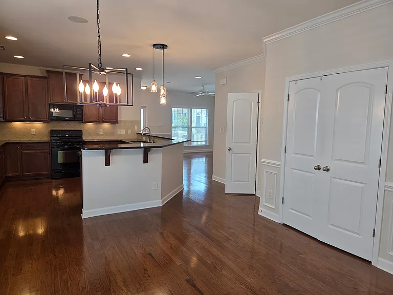 6327 Hove Rd — Photo 5