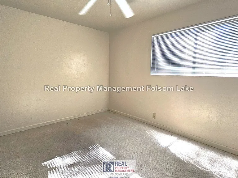 910 1/2 Mormon St #A — Photo 4