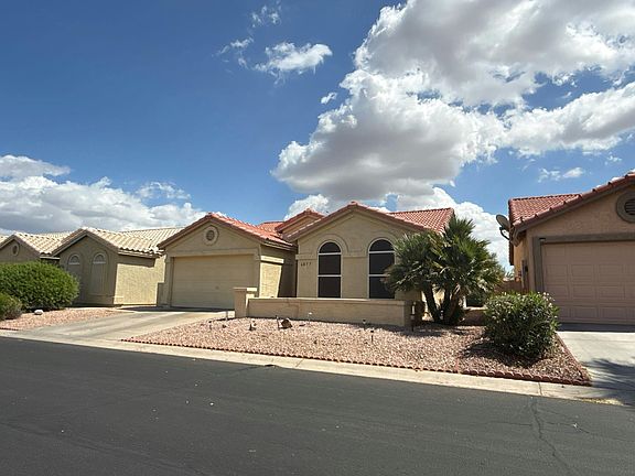 2nd image of 6877 S Oakmont Dr
