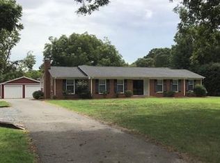 711 S Point Rd, Belmont, NC 28012