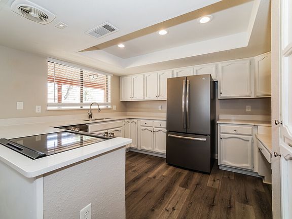 5th image of 440 E San Pedro Ave