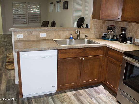 3rd image of 1710 W Yaquina Dr