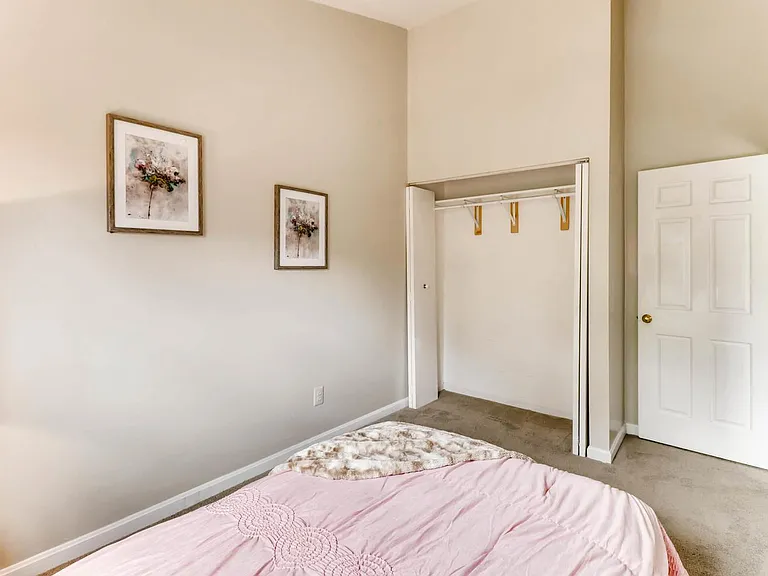 1219 S Potomac St — Photo 13