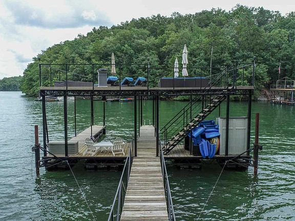 3rd image of 6473 Bluewaters Dr