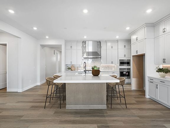 Homesite 7 Kitchen - Virtually Staged