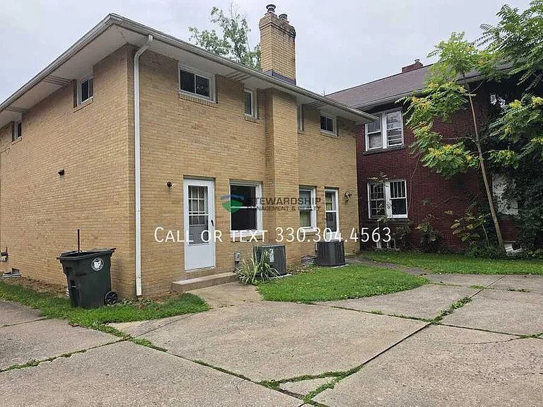 1738 Harvard Ave NW — Photo 24