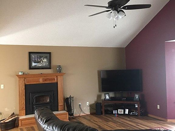 5th image of 302 Oriole Dr