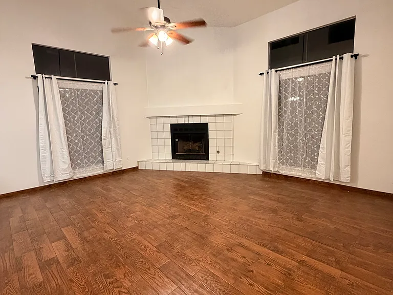 6665 Gatehouse Ln — Photo 2