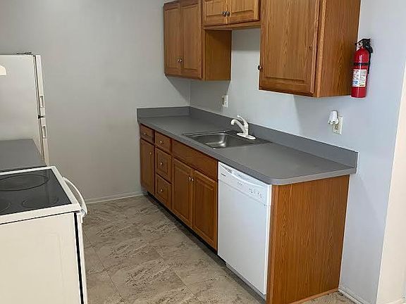 2nd image of 806 Ford Ave APT 5