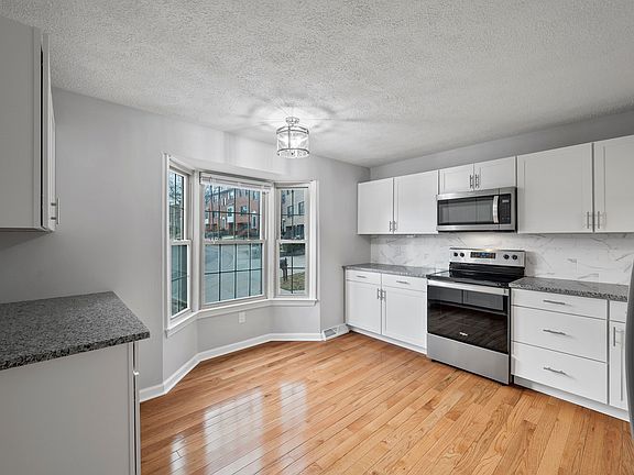 2nd image of 173 London Towne Dr