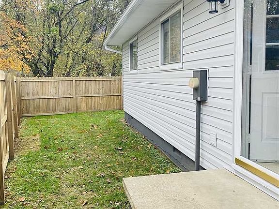 4th image of 1035 Mount Vernon Cir