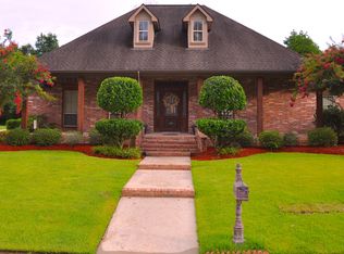 156 Oakwood Ln, Denham Springs, LA 70726