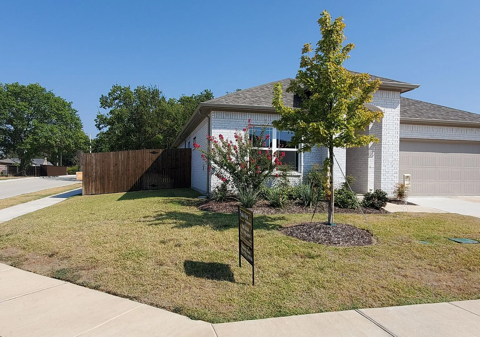 1218 Anderson — Photo 3