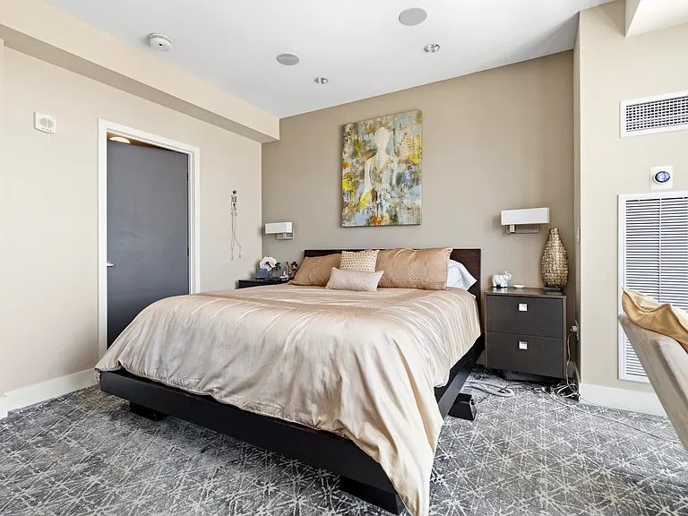 110 Stuart St #27F — Photo 6