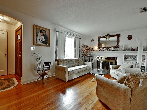 5th image of 5-11 17th St #1X