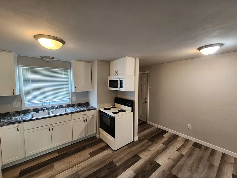 712 George St #5 — Photo 7