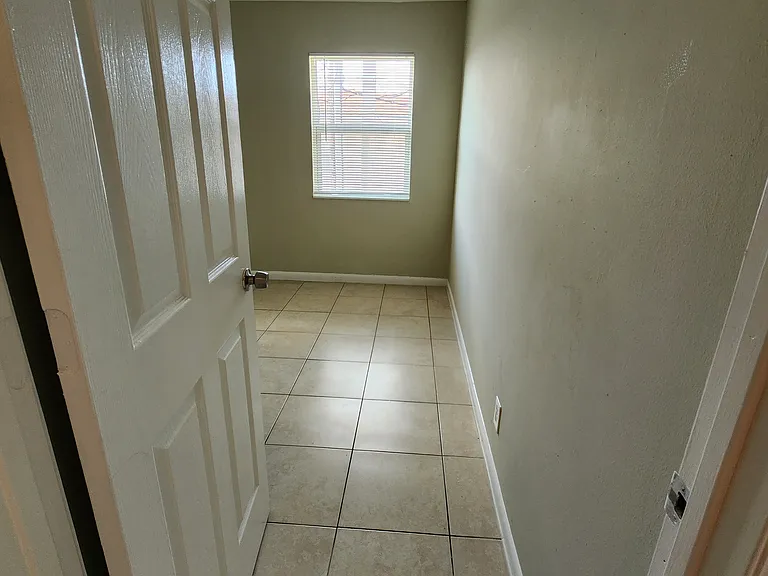 933 Laurel Dr — Photo 22