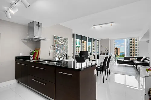 495 Brickell Ave Photo 1