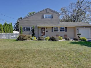 36 Koenig Ln, Freehold, NJ 07728