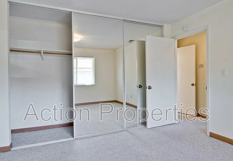 180 Albacore Ln — Photo 13