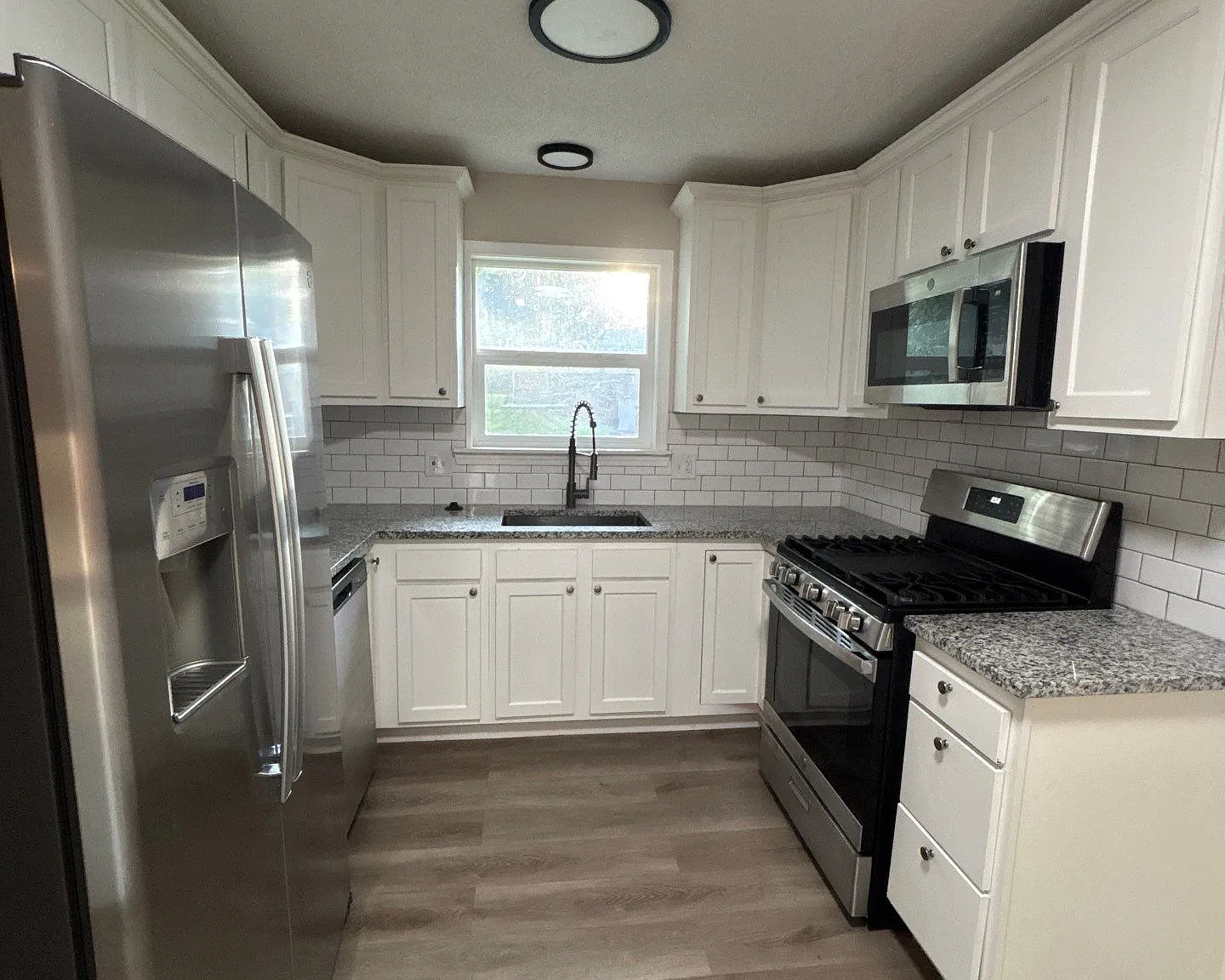 2 bed, 1100 sqft, $1,200 — Photo 4