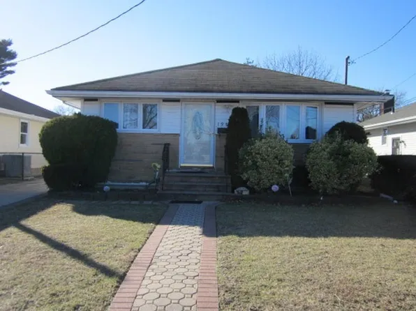 198 Milburn Ave, Hempstead, NY 11550
