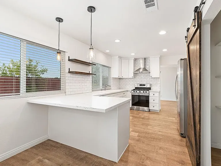 7898 Hemphill Dr — Photo 13