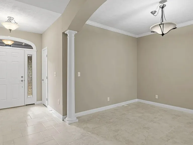 3332 Shrewsbury Dr — Photo 2