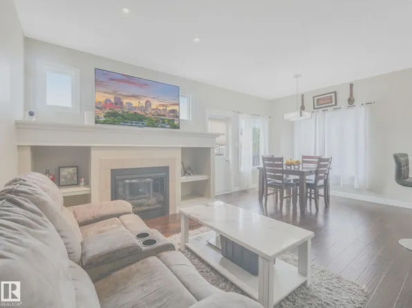 68 Meadowpark Gate, Spruce Grove, AB T7X 0T9