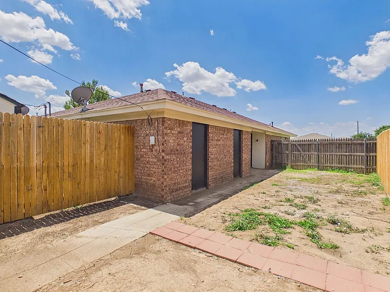 1927 Howard Dr — Photo 19
