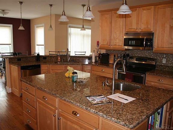 5th image of 37860 Winkler St