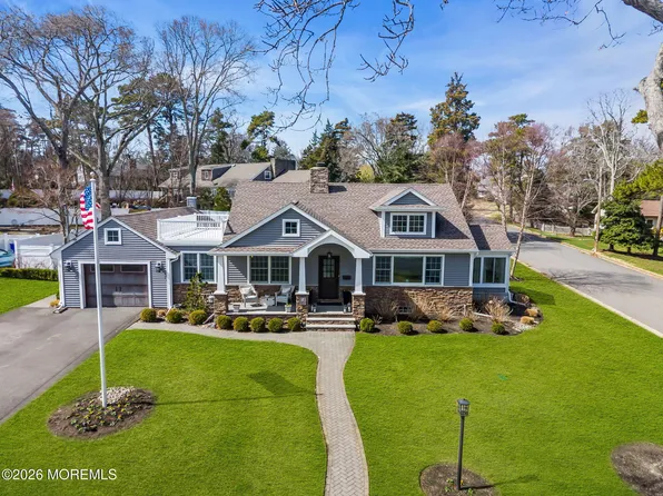 2 Cranmoor Drive, Toms River, NJ 08753