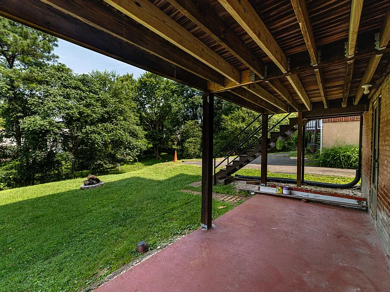 310 Sussex St — Photo 8