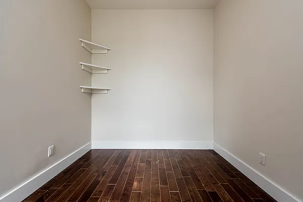 Rented by Nooklyn NYC LLC | media 53