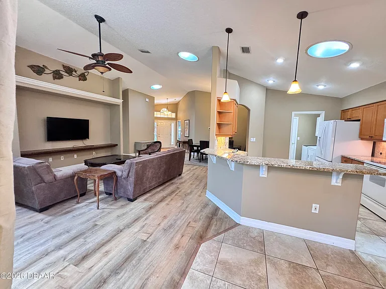 1315 Coconut Palm Cir — Photo 11