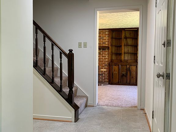 4th image of 921 Stonewall Ln