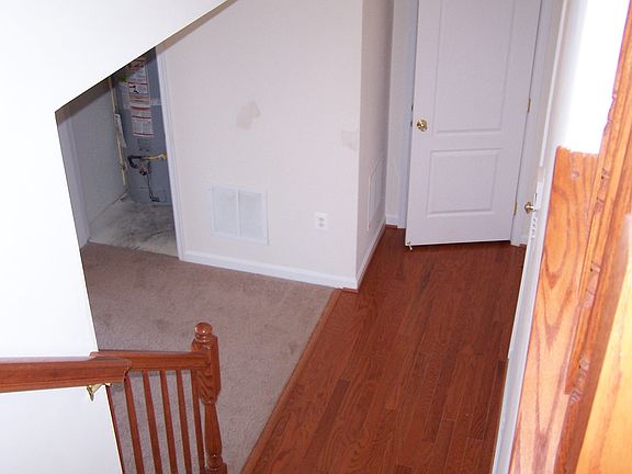 4th image of 5638 Hartfield Ave