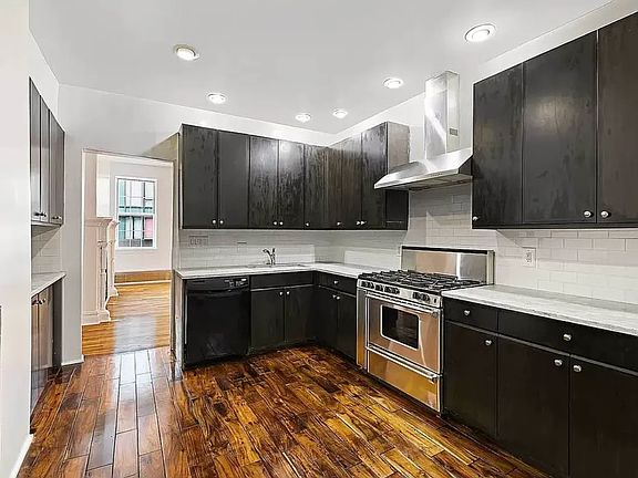 4th image of 510 Greenwich St #1