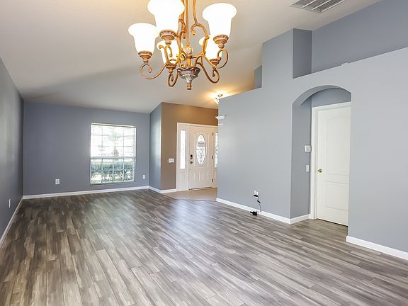4th image of 12333 Cedarfield Dr
