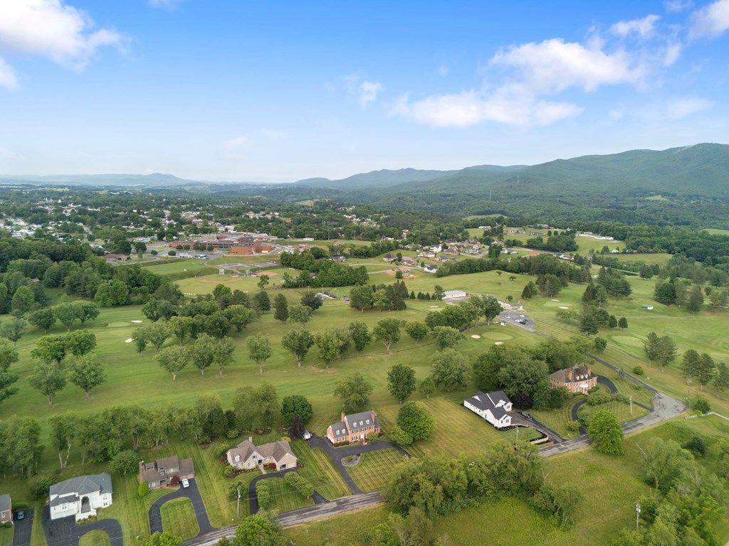 270 Golf Club Ln, Wytheville, VA - View 3