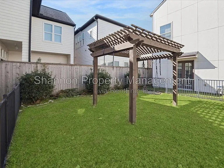 10926 Brookeshire Chase Ln — Photo 11
