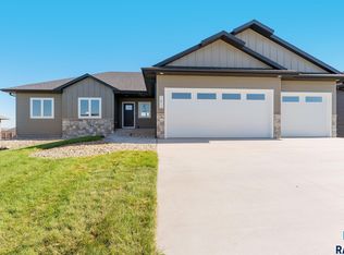 1612 W Bennett Dr, Brandon, SD 57005