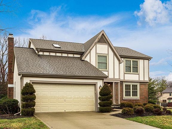 3rd image of 370 Hampton Park N